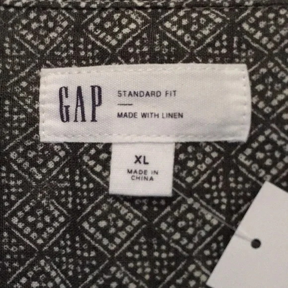 New GAP Men’s Straight Fit Button Up Short Sleeve Island Diamond Print Shirt - Picture 4 of 5